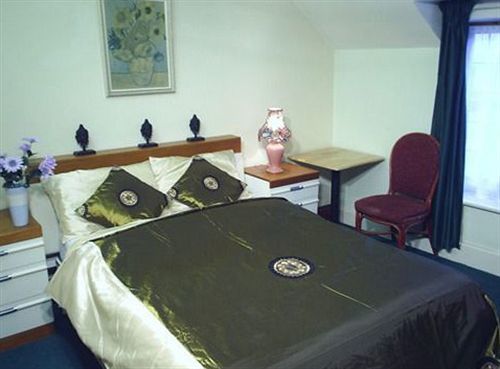Ely Guest House Экстерьер фото