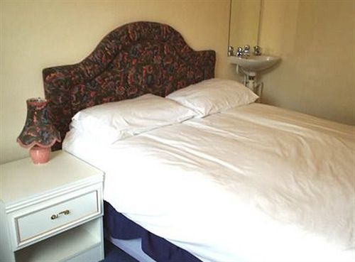 Ely Guest House Экстерьер фото